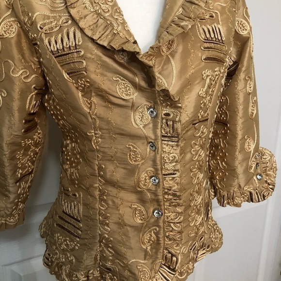 Gorgeous Agora Gold Embroidered Jacket - Picture 4 of 5